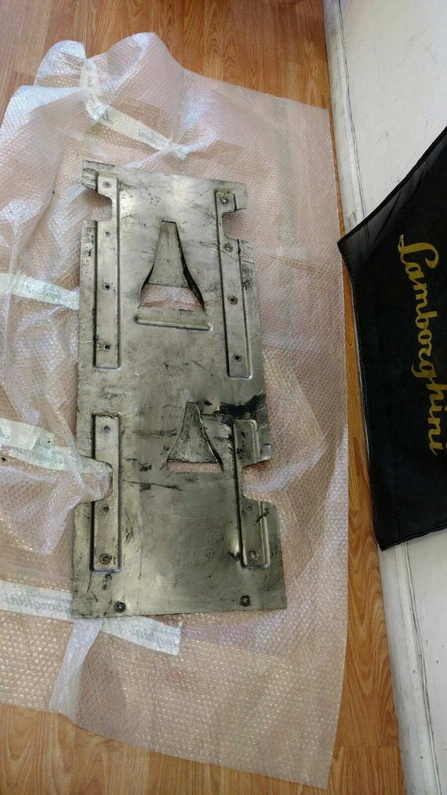 LAMBORGHINI AVENTADOR BOTTOM STREAMLINE SHROUD COVER PANEL OEM 470803969