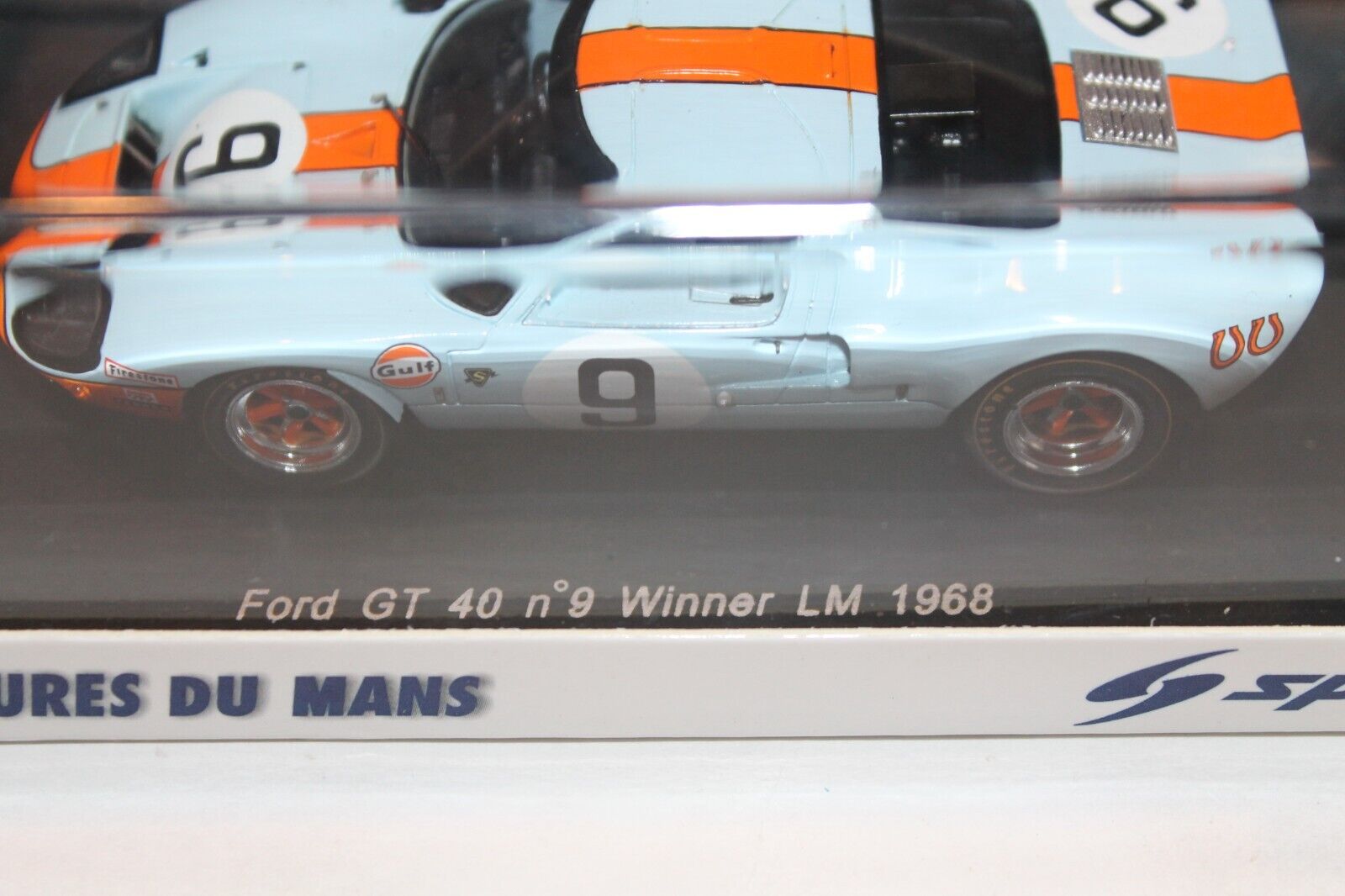 1/18 Spark Ford GT 40 No.9 Winner 24H Le Mans 1968 P. Rodriguez