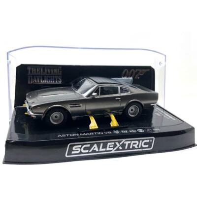 James Bond 007 Aston Martin V8 - The Living Daylights 1/32