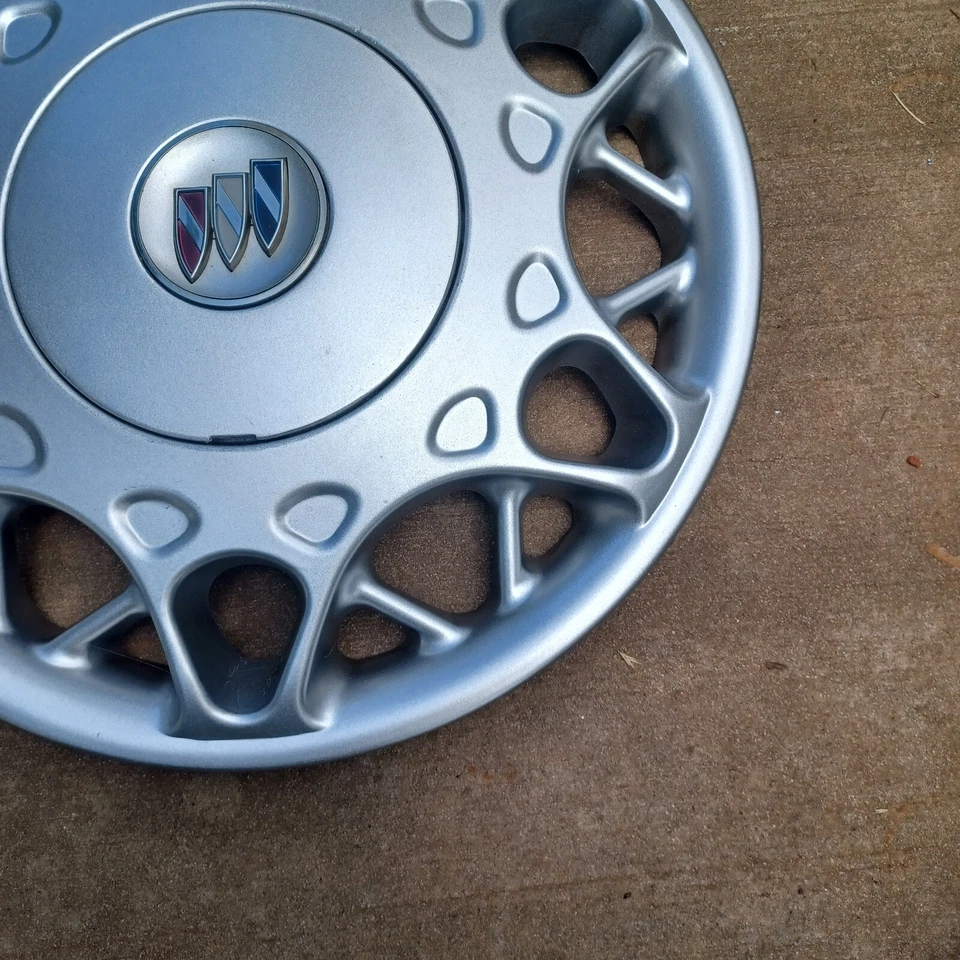 Tapacubos Buick Century 1997-1999 se adapta a ruedas de 15 pulgadas 9593704, 1153B repintado Foto 4 de 4