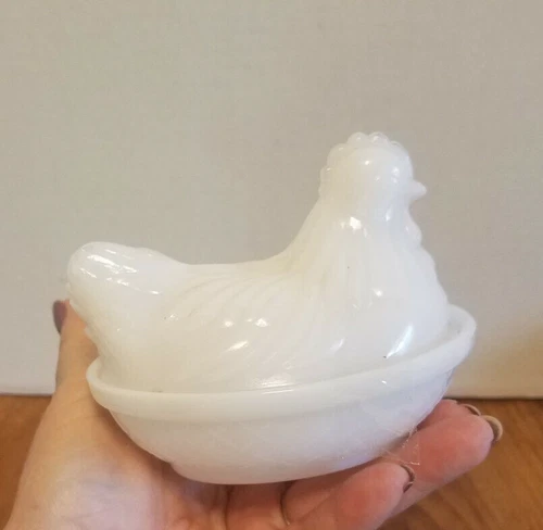 Vintage White Milk Glass Hen on Nest Candy Dish 4 1/2" x 3 1/2"
