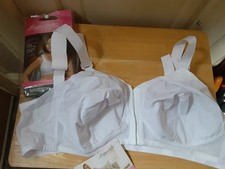 Exquisite Form Woman's Front Close Wire-Free Bra Size 46C  NEW WITH TAGS