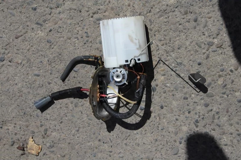 Volvo S40 2005 bomba de combustible de gasolina (código de emisiones 0) Foto 2 de 4