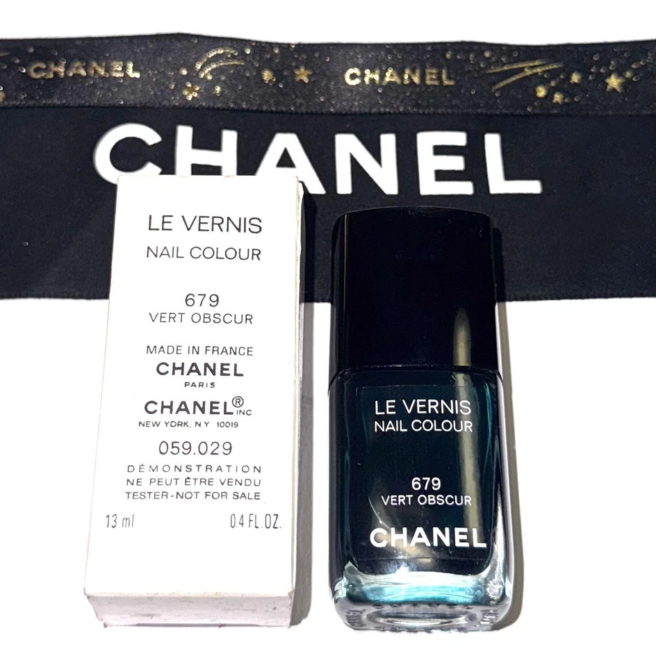 Chanel Le Vernis Longwear Nail Color 679 Vert Obscur 13ml - Bild 4 von 4