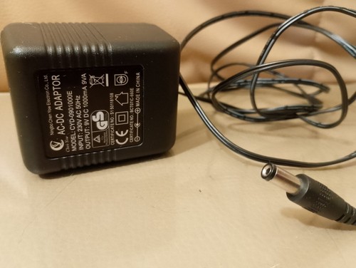 Ningbo Chen CYD-0901000E Netzteil 9 Volt 1000 mA - 第 1/2 張圖片