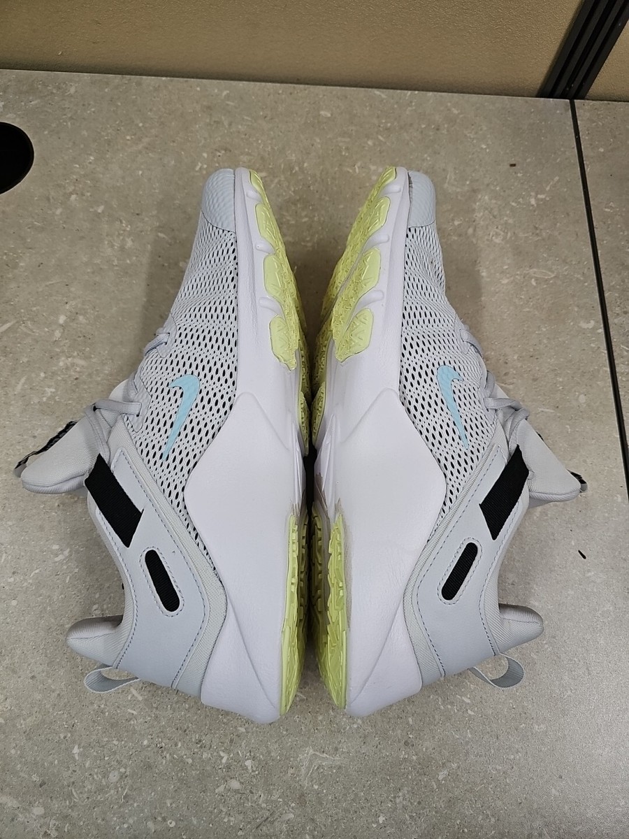 WOMENS NIKE LEGEND ESSENTIAL SHOES PURE PLATINUM/GLACIER ICE SIZE