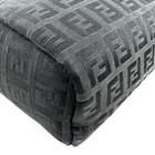 Foto 16 di 24