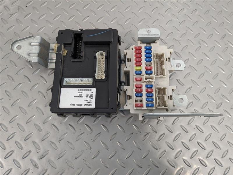 20032008 INFINITI FX35 BODY CONTROL MODULE BCM AND FUSE BOX 284B1CL000