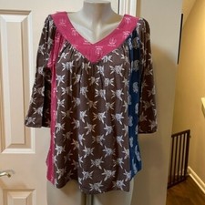 NWT Sacred Threads print top, small/med