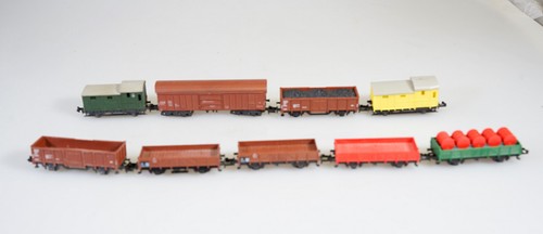 (6873)  9 Minitrix Güterwagen: Niederbord-, Hochbord-Begleit- Schwenkdachwagen | Condition: Gebraucht