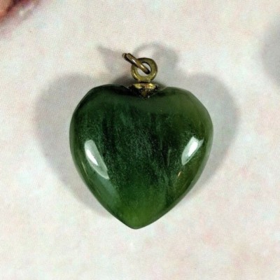 Vintage Gorgeous Small Green Jade Heart Shaped Pendant Charm 75 Good - Heart Shaped Jade Pendant Vintage Gorgeous Small Green Jade Heart Shaped Pendant Charm 75 Good - Heart Shaped Jade Pendant