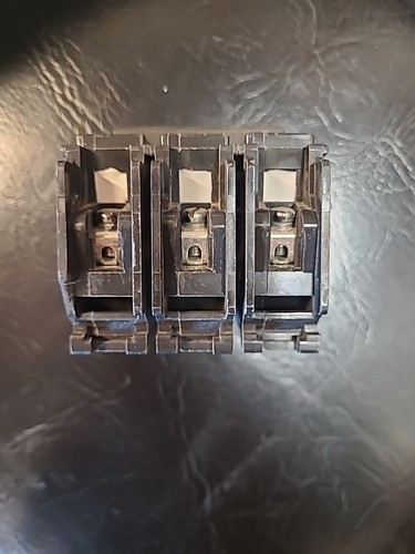 ITE Q320 20 Amp 240 VAC 3 Pole Type QP Plug in Circuit Breaker - Picture 7 of 7