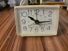 Vtg Westclox Small Beige Plug In Analog Alarm Clock Model 22189 USA Made Works