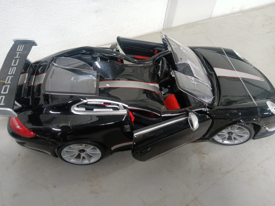 一对 Crushed 1: 18 压铸汽车 Junkyard Maisto 保时捷  — 第 3/4 张图片