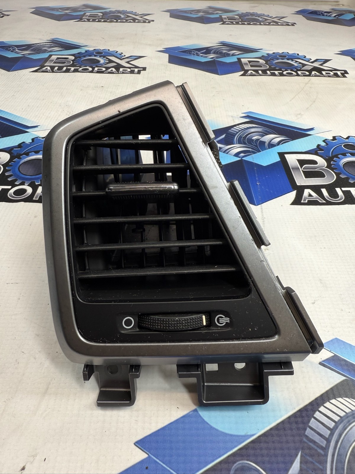 2016-2018 HYUNDAI TUCSON LEFT DRIVER SIDE DASH AC HEATER AIR VENT GRILL OEM