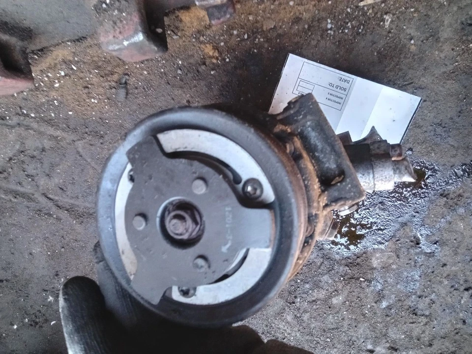 Б/у компрессор кондиционера подходит: 2012 Volkswagen Golf ex. City Htbk 2,0 л дизель класса - Изображение 4 из 4