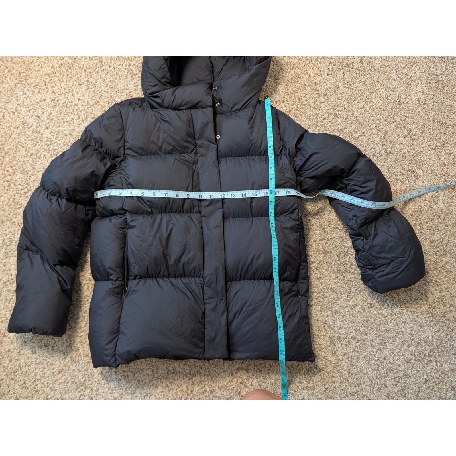 UNIQULO women's Ultralight DOWN Parka/Jacket/Coat, Med; Black Packable Puffer image 6