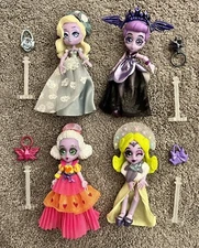 Capsule Chix Dolls Lot of Dolls Including Clothes & Accessories Ultimix 4 Pack