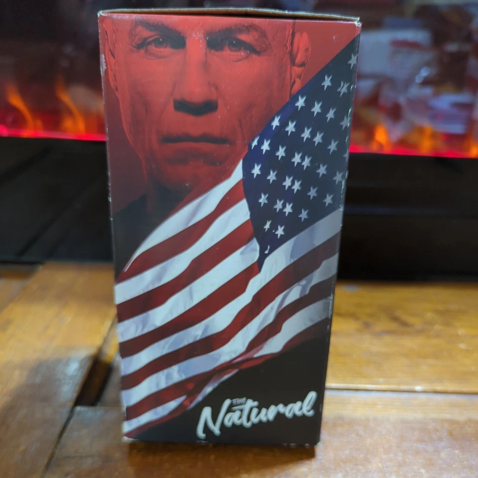 Bellator MMA Randy "The Natural" Couture 限量版摇头公仔  — 第 2/4 张图片