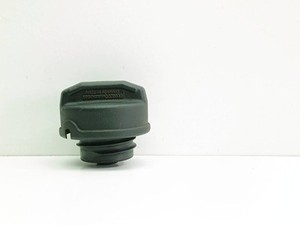 Volkswagen PASSAT B5 1998 Einfülldeckel für den Kraftstofftank UST121873