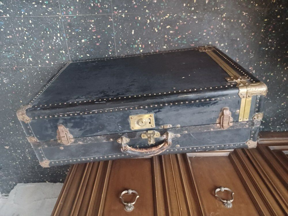 Mendel Tourist Train Ship Steamer Trunk Wardrobe 1920's | eBay Mendel Tourist Train Ship Steamer Trunk Wardrobe 1920's | eBay