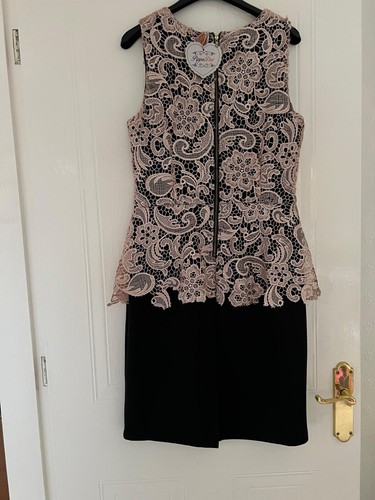 Pippa Dee ‘Peplum Lace’ Dress BNWT Size 14 Cream Lace Effect Top Over Black Body - Picture 2 of 3