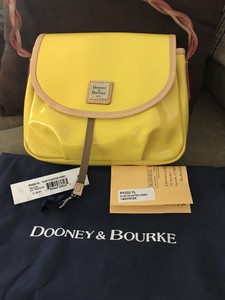 de Bourke hombro Dooney amarillo Bolso charol de TpwdCazq