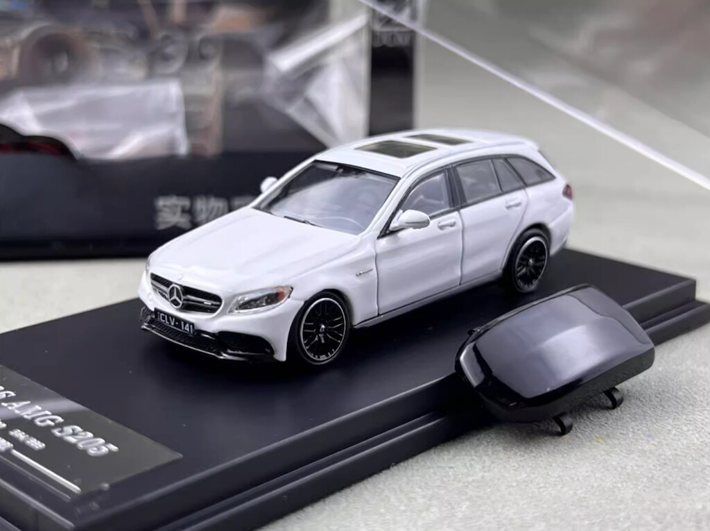 DCM 1:64 White C63S AMG S205 Wagon Touring Sports Model