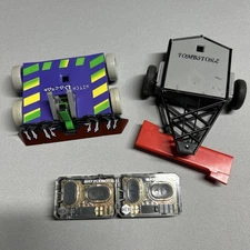 HexBug BattleBots - Witch Doctor & Tombstone with Remotes. Mostly Broken. Read!