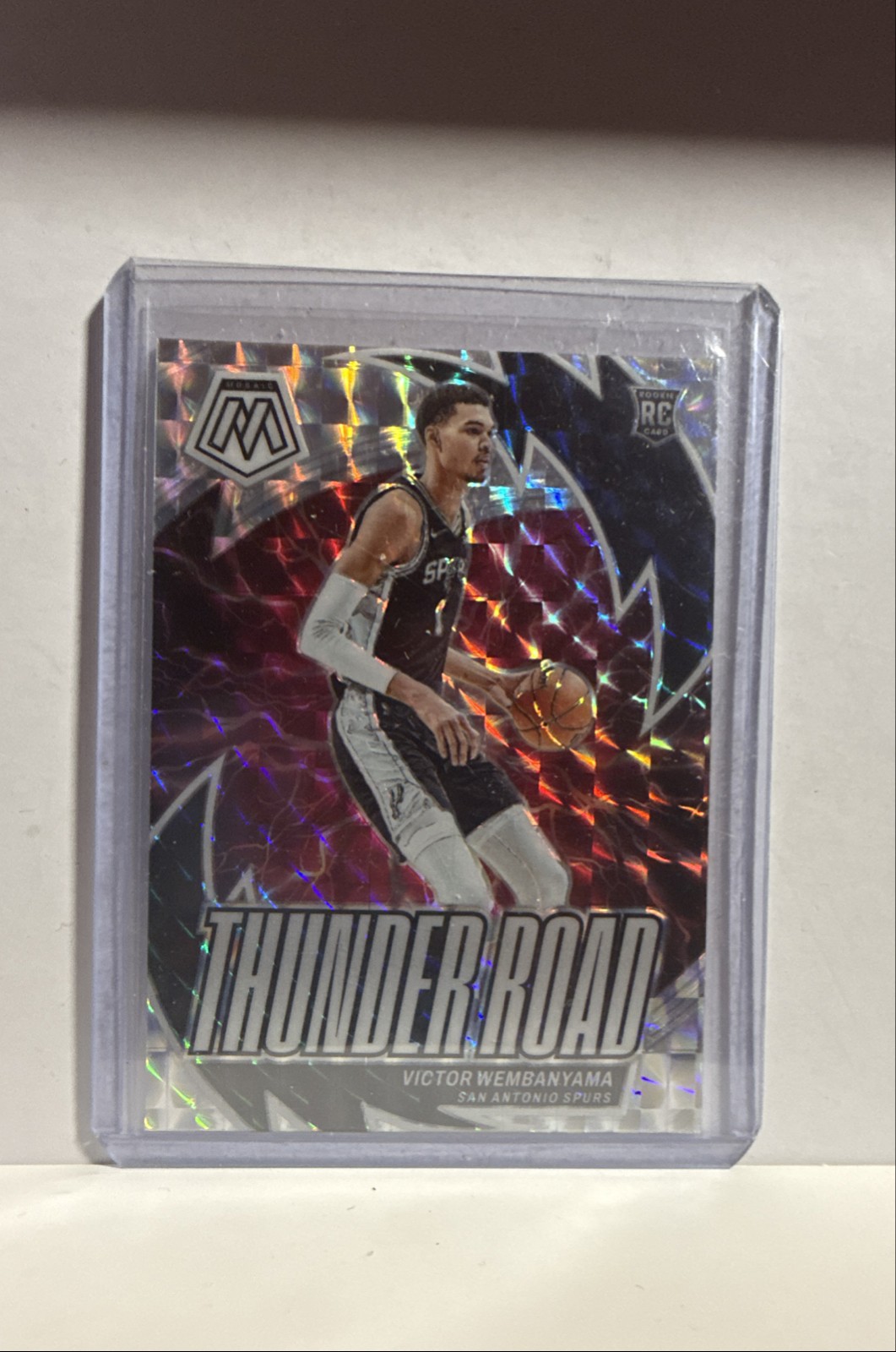 2023-24 Panini Mosaic - Thunder Road Victor Wembanyama #8 Mosaic Prizm (RC)