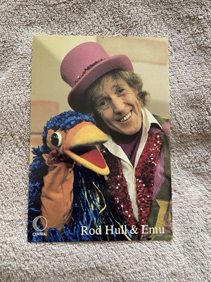 ROD HULL (EMU S WORLD) VINTAGE HAND SIGNED CAST CARD