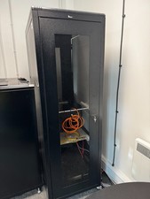 19” Server Rack Cabinet / Network Cabinet – Glass Door, Black, On Wheels – 63×85