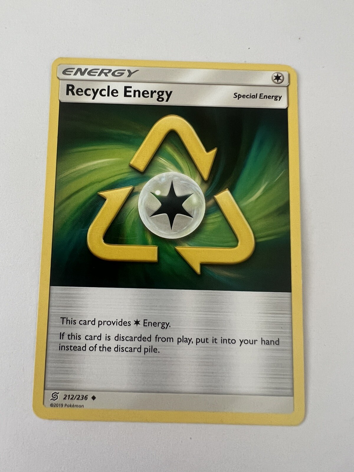 pokémon cards recycle energy 2019 212/236 (BRAND NEW)