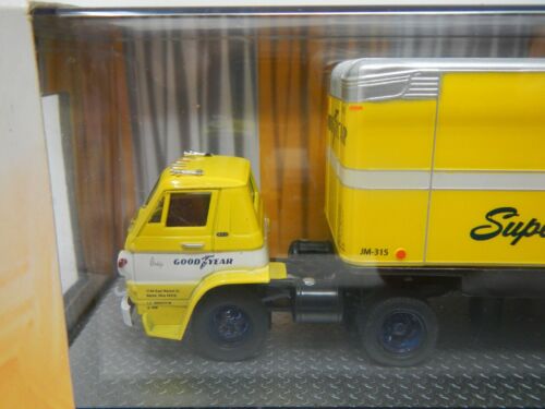 M2 Machines Auto-Haulers 1969 Dodge L600 COE & 1969 Dodge Charger Daytona 440 - Picture 2 of 7