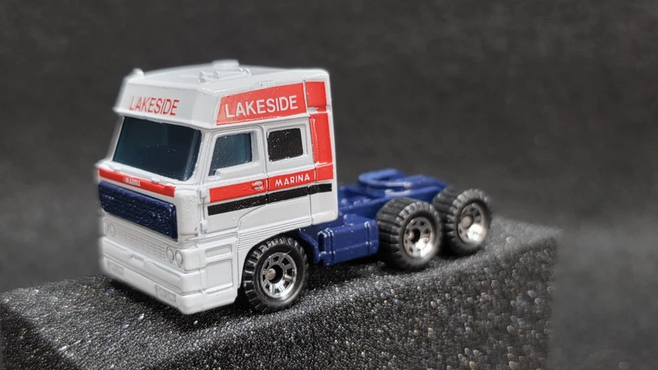 火柴盒 Convoy CY22 DAF Powerlaunch Transporter - Lakeside Marina Shark — 第 3/4 张图片