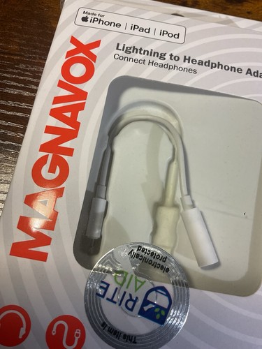 Magnavox Apple Lightning to 3.5mm Headphone Jack Adapter iPhone Mfi Certified - Picture 2 of 3