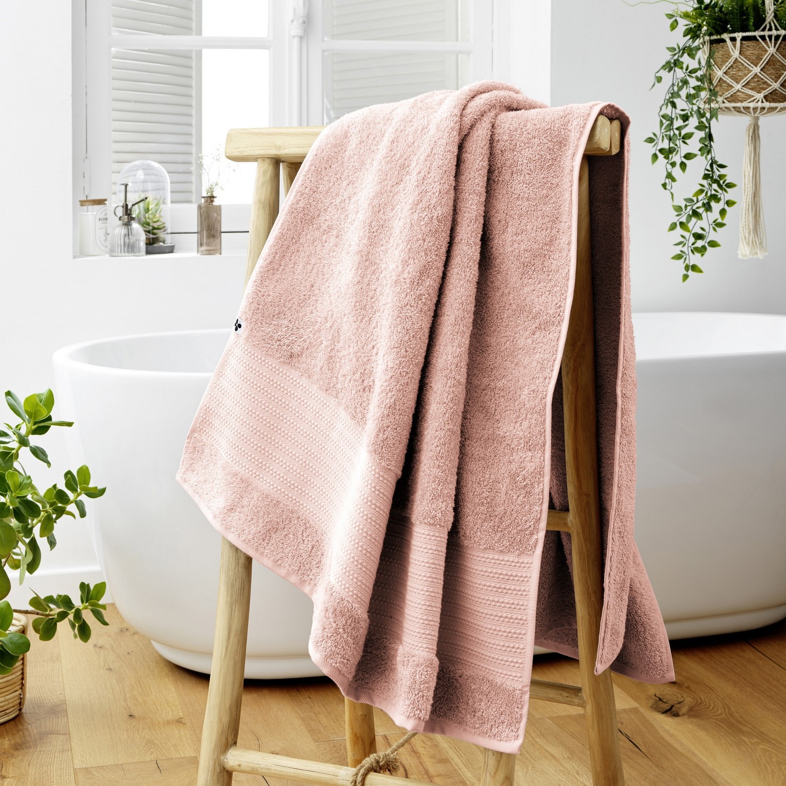 Drap de bain 90x150 rose poudré Garance idéal pour vos moments de détente