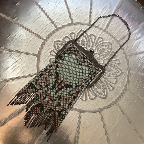 ANTIQUE ENAMEL MESH PURSE MANDALIAN MFG CO