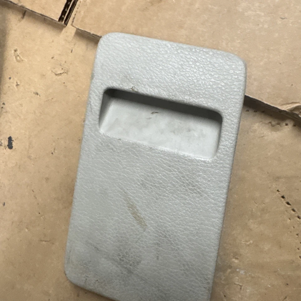 2008 2009 2010 2011 SUBARU IMPREZA Sport interior cubierta de fusibles moldura panel B165 Foto 3 de 4