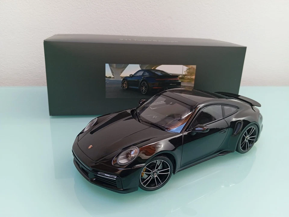 Porsche 911 992 1 Turbo S 1/18 Minichamps Ultra Rare 222 Pz - Immagine 2 di 4