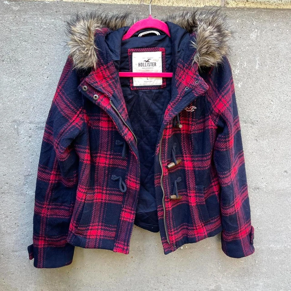 Chaqueta Hollister a Cuadros Roja Y2K Años 2000 De Colección con Capucha de Piel Sintética Foto 2 de 4