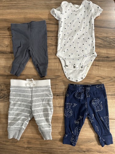 Lot Of 19 Pieces Baby Boy Clothes 3 Months Onsies And Pants - Picture 4 of 6