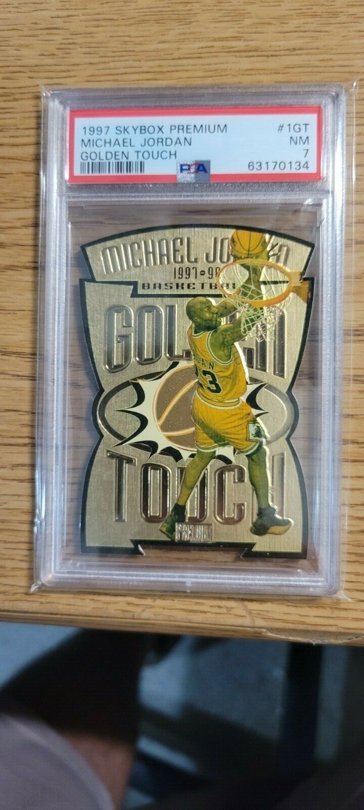 Michael Jordan 1997 Skybox Premium #1GT Golden Touch Price Guide