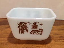 Pyrex Early American 501 B Refrigerator Dish 1.5 Cup ~ No Lid