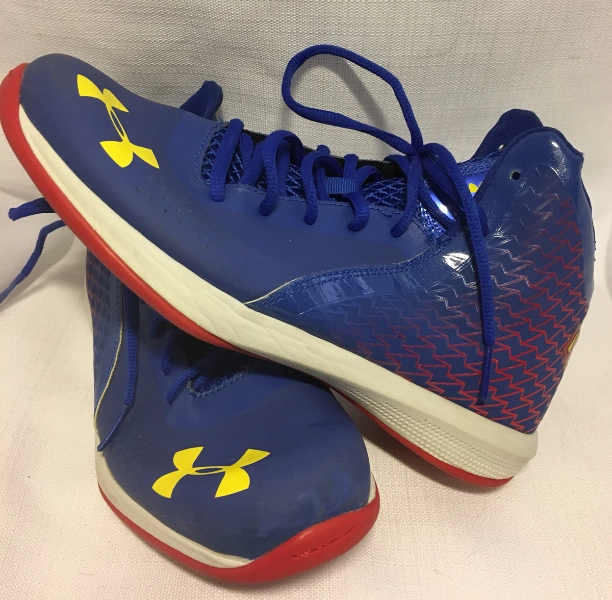 Diligencia Ministro Interconectar Shoes Boy&#039;s 5.5 Youth UNDER ARMOUR UA Torch Alter Ego Superman BLUE  Basketball | eBay