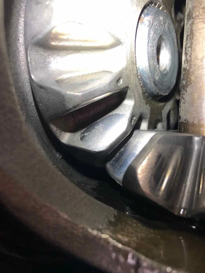 2005-2007 Ford F350 Super Duty SRW 3.73 Ratio Front Axle Assy Tested 88K - Image 3 of 4