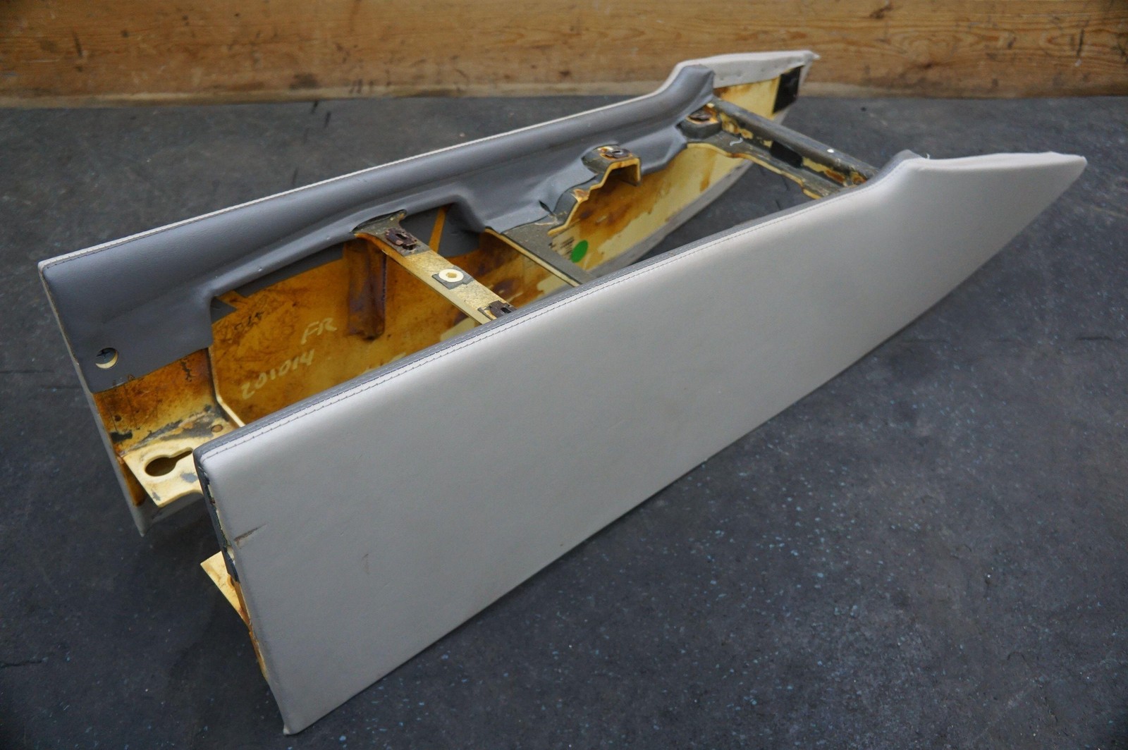 Front Center Console Armrest 3W0863304A Bentley Continental Flying Spur Gt 2005