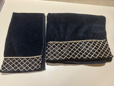 Set of 2 Avanti Look Black/Gold Towels (1) Ha...