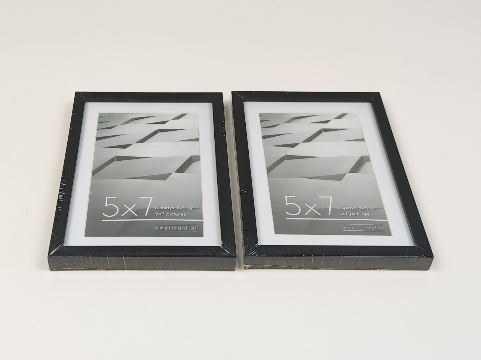 Americanflat 7x5 Photo Frames in Black - Set of 2 - Thin Border 6x4 Photo Frames