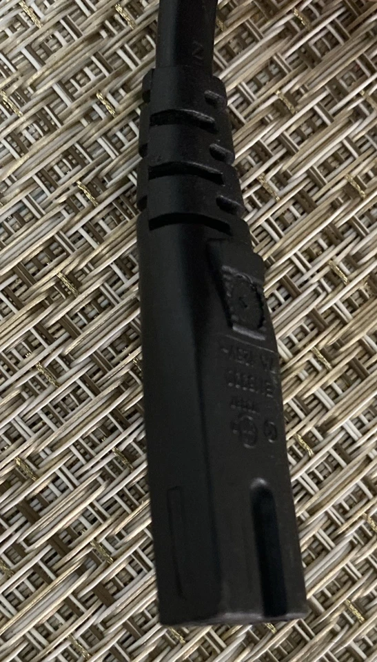 AC Power CordUniversal 2 Prong Power Cable.A125 V Ws-004 -E115 330 Wells Shin. - Image 4 of 4